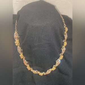 VINTAGE LISNER GOLDEN LEAVES NECKLACE